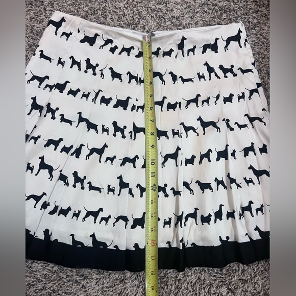 Trina Turk Pleated Doggie Skirt, size 8 - Picture 4 of 4